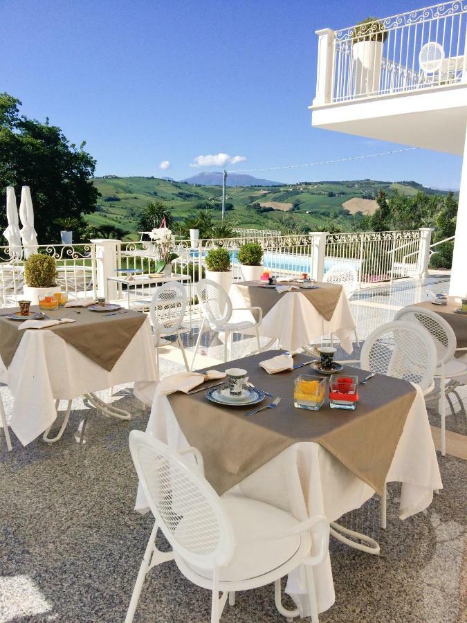 Residenza Delle Grazie Bed & Breakfast Cossignano Ngoại thất bức ảnh