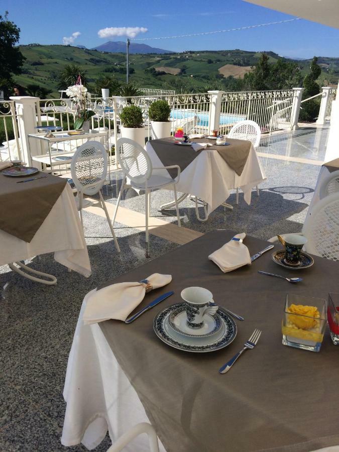 Residenza Delle Grazie Bed & Breakfast Cossignano Ngoại thất bức ảnh